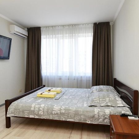 Apartament On Vasylia Lypkivskoho 24 Kiev Buitenkant foto