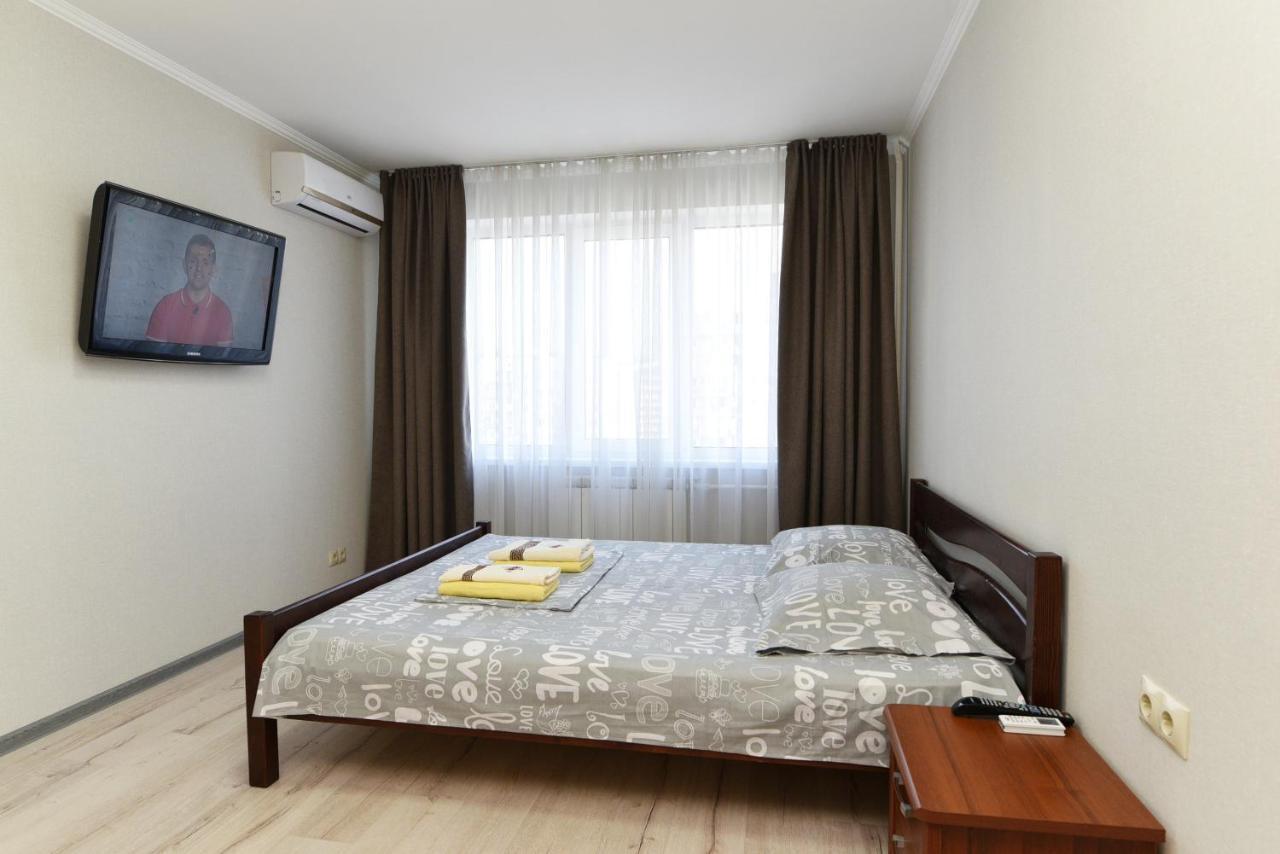 Apartament On Vasylia Lypkivskoho 24 Kiev Buitenkant foto