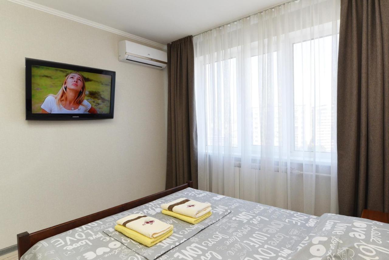 Apartament On Vasylia Lypkivskoho 24 Kiev Buitenkant foto