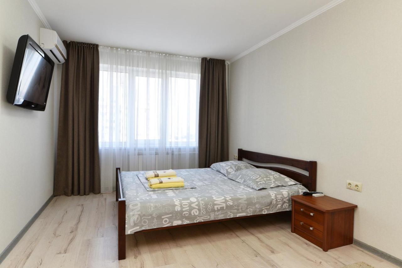Apartament On Vasylia Lypkivskoho 24 Kiev Buitenkant foto